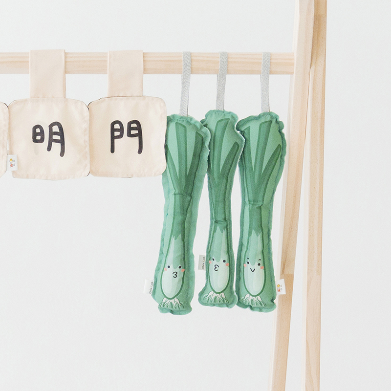 【獨家原創設計】手繪澎澎聰明門-蔥6隻+字旗 | 抓周道具(接單訂製品)