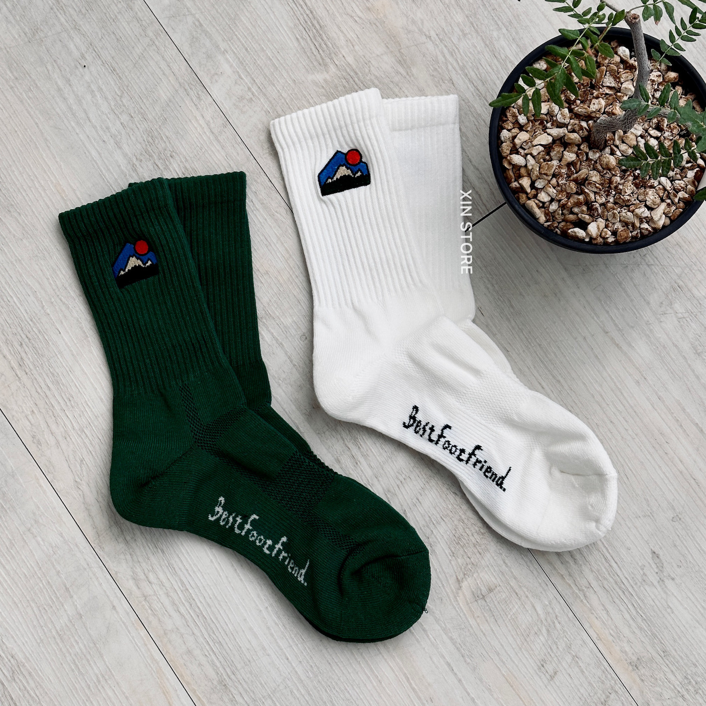 【現貨】Best Foot Friend BFF Snow Mountain 電繡 山 夕陽 長襪 白 深綠