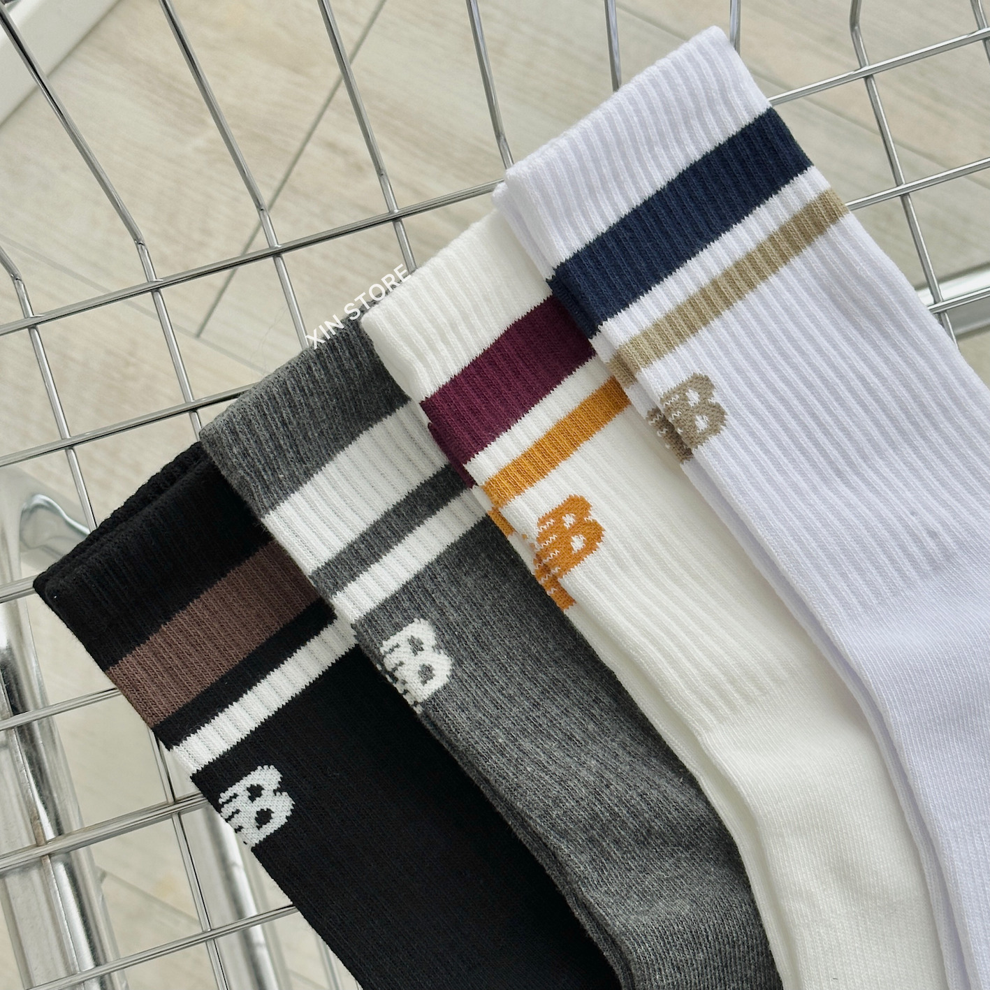 【現貨】New Balance NB 雙色 拼接 撞色 Logo 長襪 黑 白 灰 米