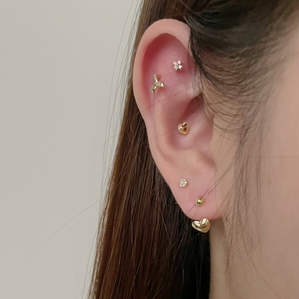 14k澎澎愛心U字轉珠耳環(單)