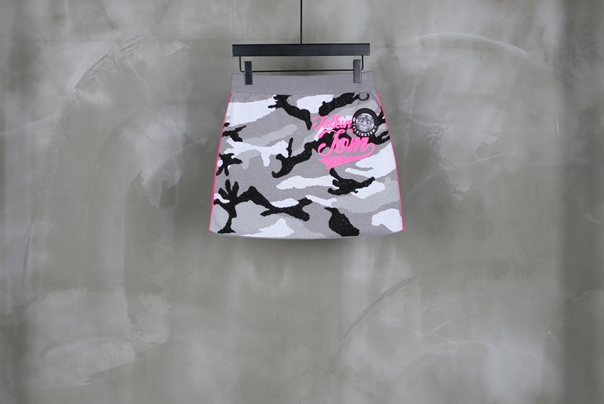 女款 M8/ 3折起 韓日流行品牌TalkTom/ 春秋款 百搭不退流行迷彩系列窄裙褲  /高爾夫球衣