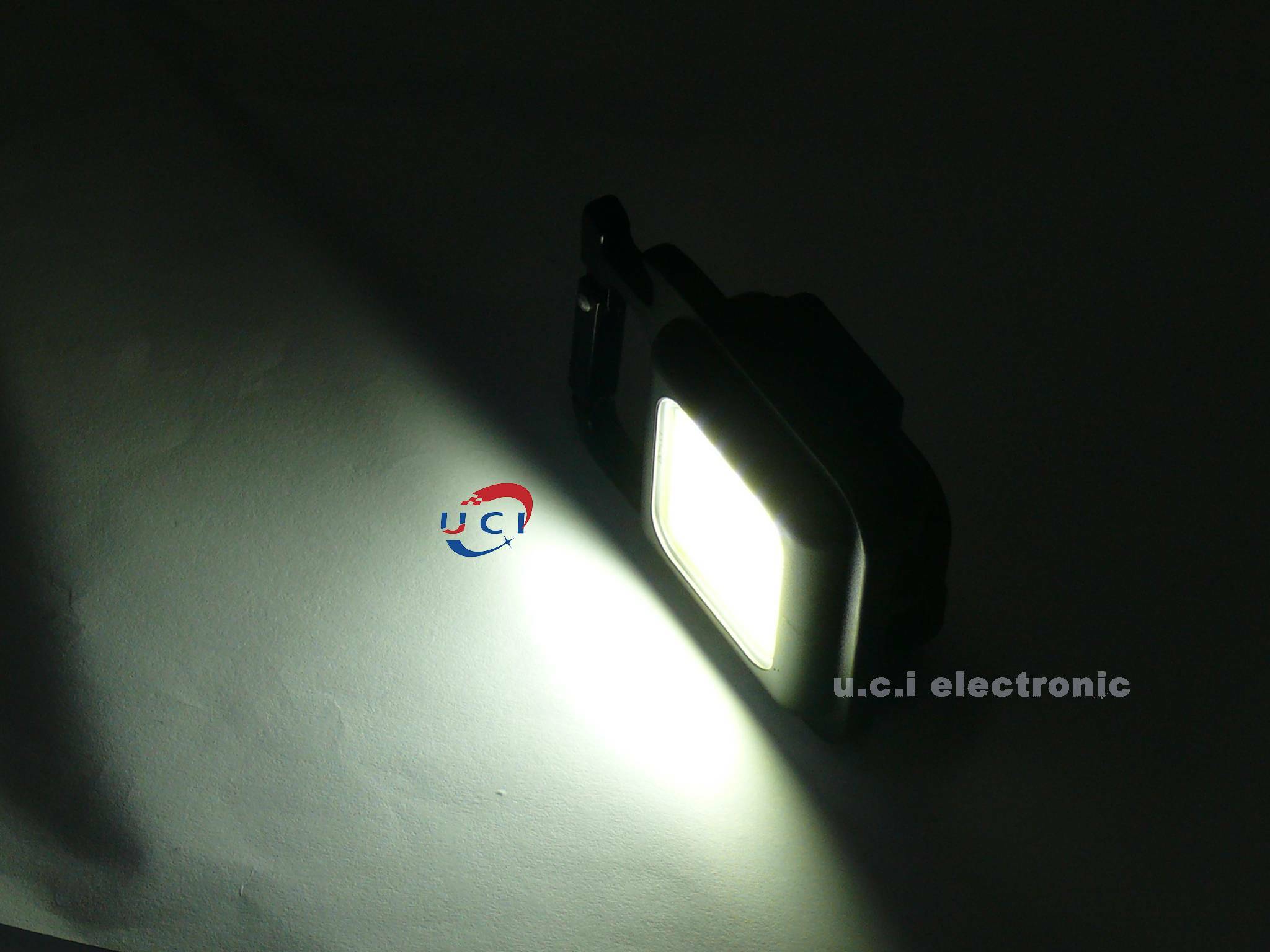 【UCI電子】 (中上) 迷你LED鋁合金小手電筒 鑰匙扣燈 登山扣燈 露營燈 300毫安培 TYPE-C充電