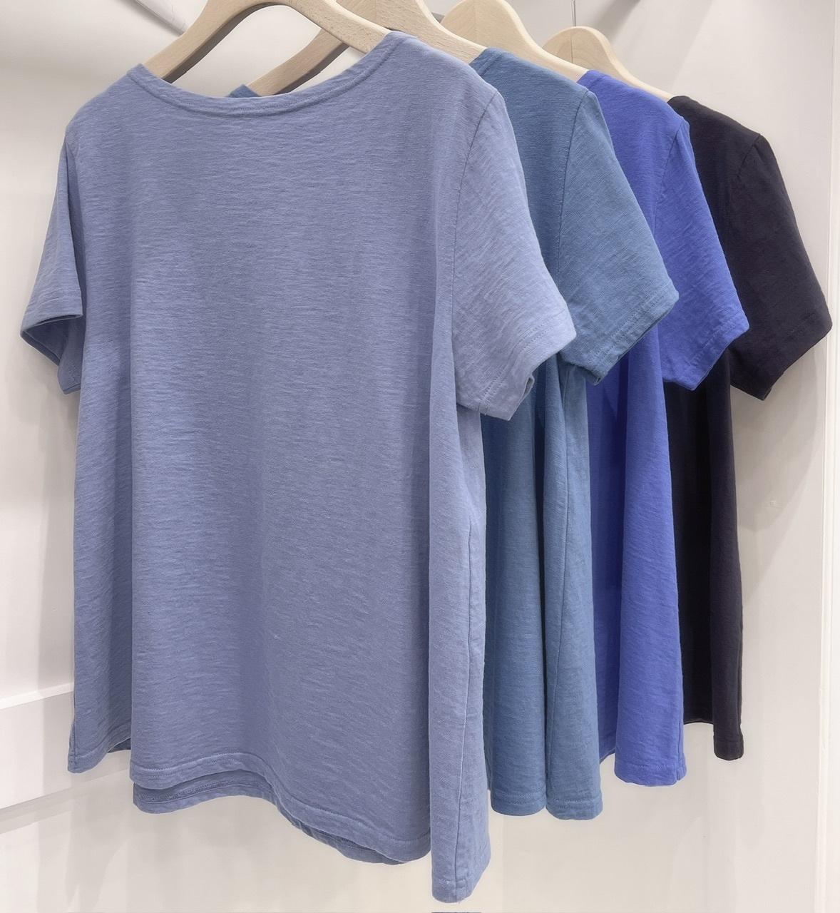 Days 肩線款上衣