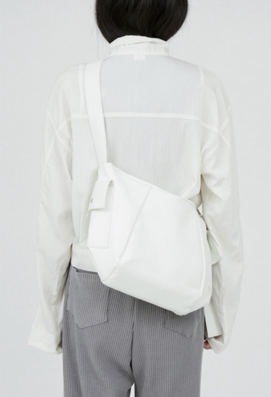 韓國 Raucohouse 側口袋皮革斜跨包