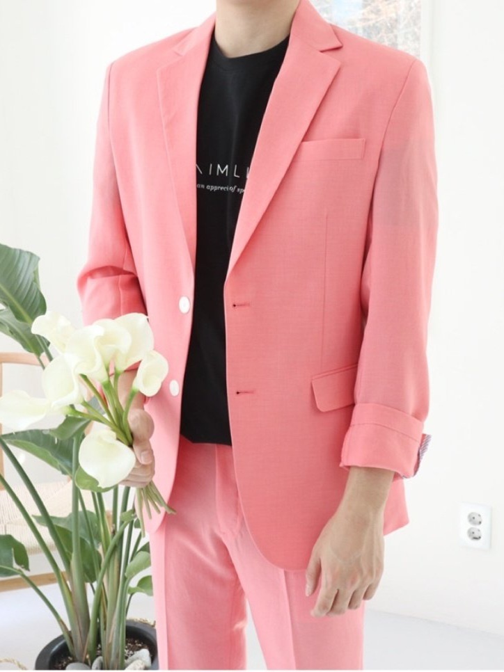 淡色系清爽風格粉色西裝外套