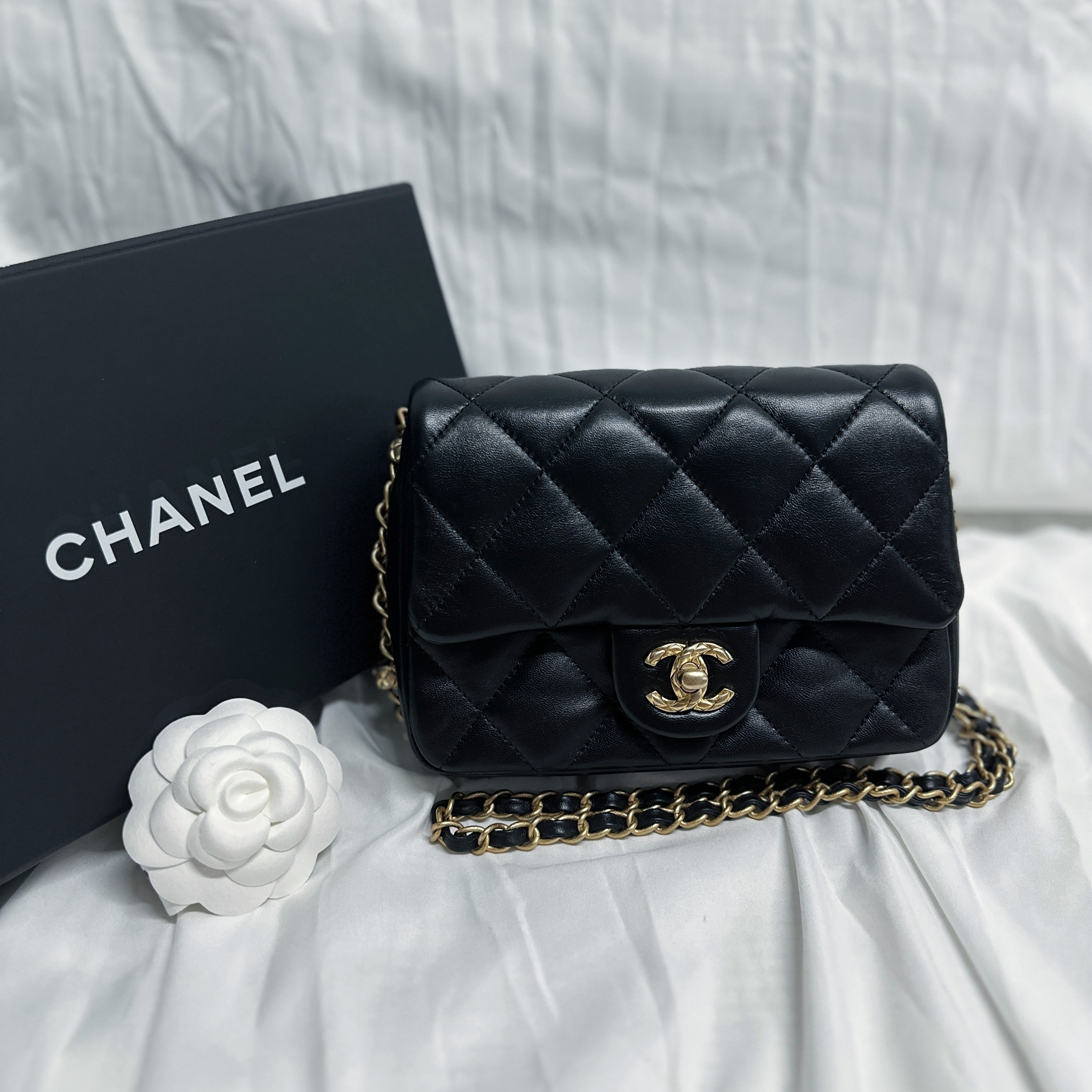 Where can I buy a 1:1 replica Chanel bag? - Quora