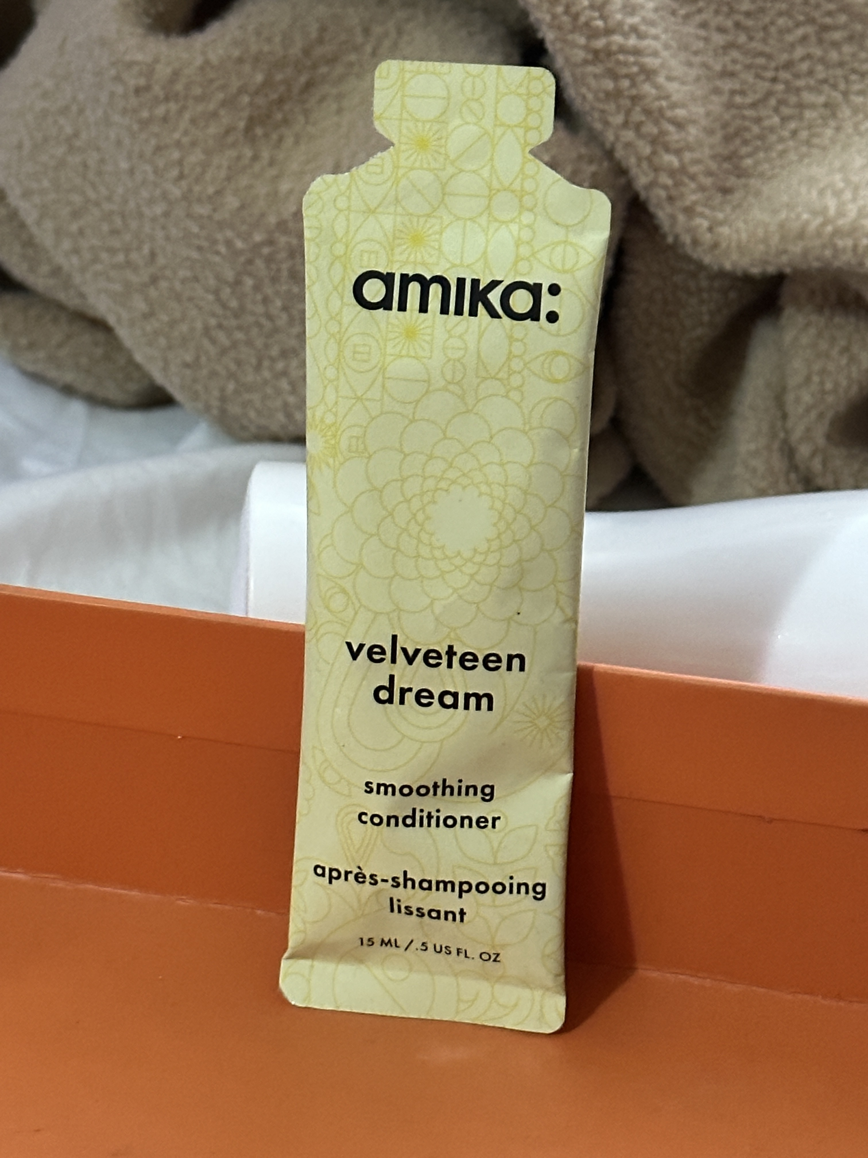 AMIKA velveteen dream smoothing conditioner SAMPLE SACH