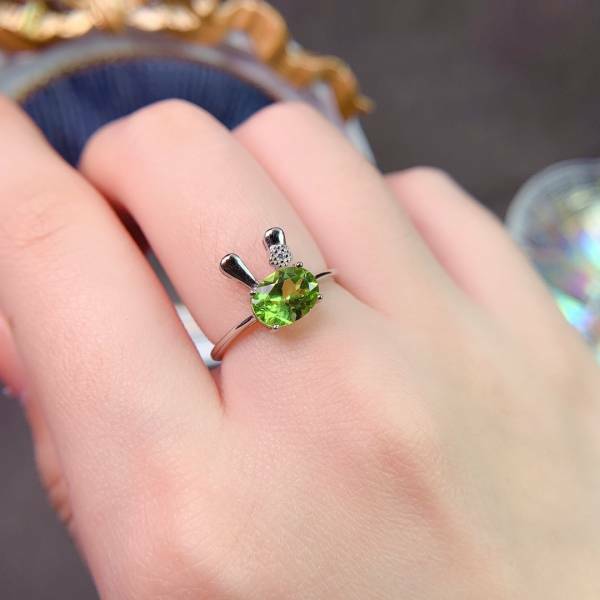 925銀小兔子造型套組 天然橄欖石