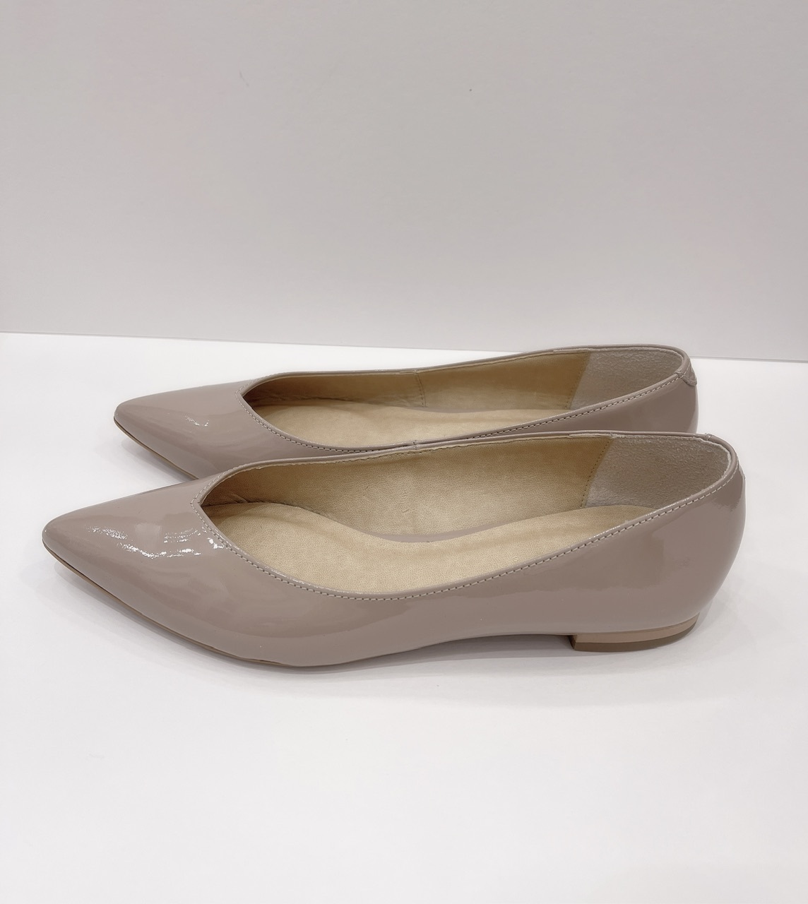 平底漆皮尖頭鞋