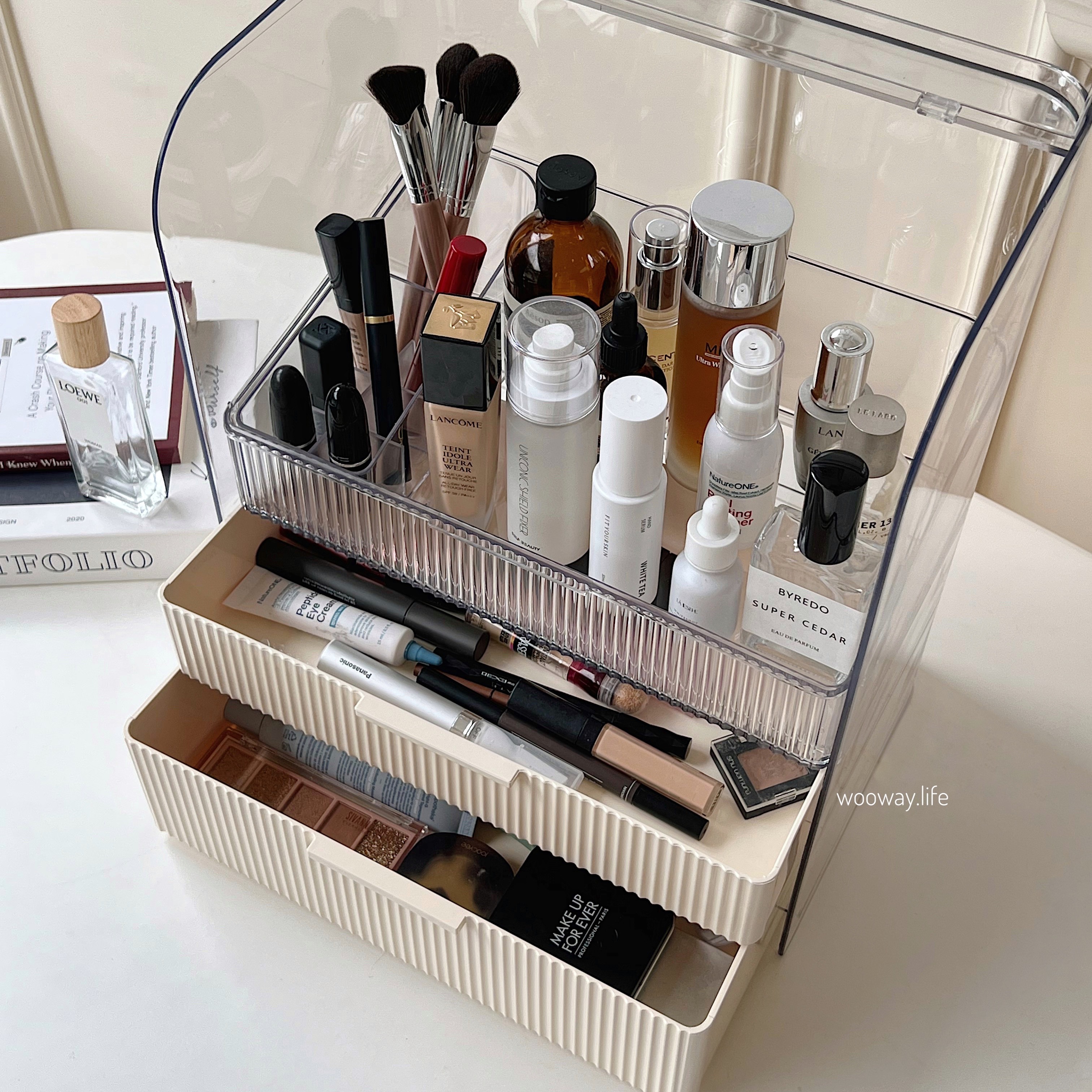 終於買到好用的收納盒了！！！ 可以防塵又可以裝一大堆化妝品粉讚…, image size:3024x3024