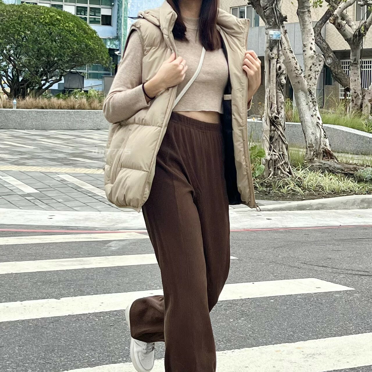 #現貨 <熱銷破千件> 澎澎麵包 鋪棉連帽背心 鋪棉背心 帽子快拆 立領背心