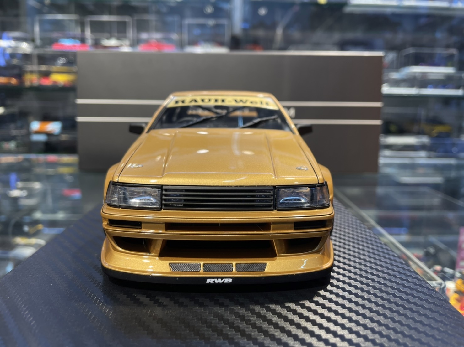 Ignition IG2608 RWB AE86 Gold 1/18 (Resin)
