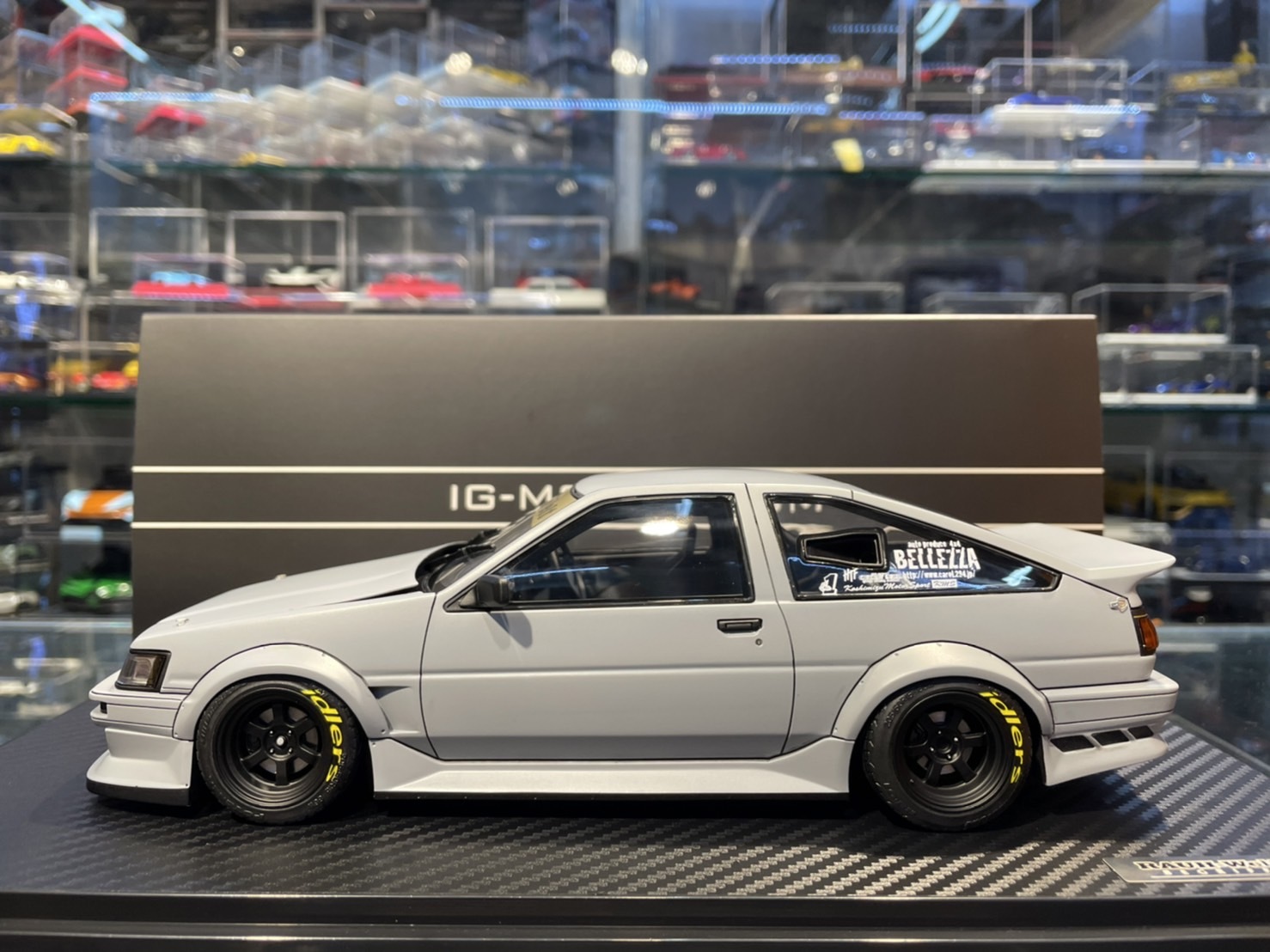 Ignition IG2607 RWB AE86 消光灰1/18 (樹酯車)