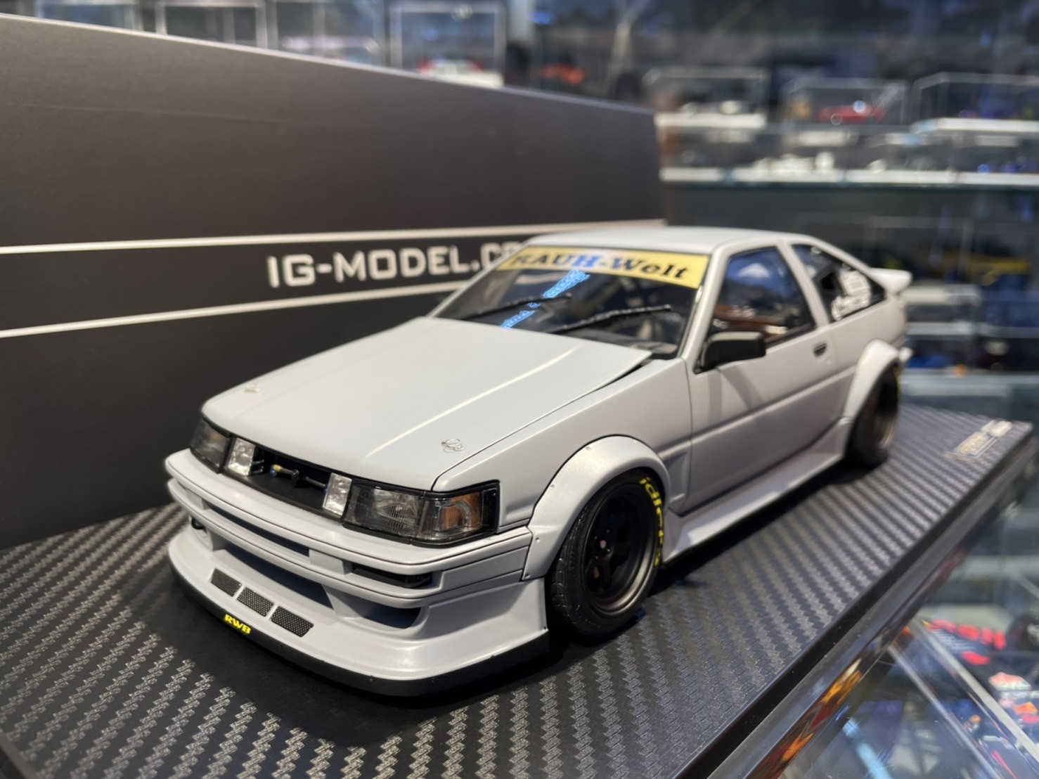 Ignition IG2607 RWB AE86 消光灰1/18 (樹酯車)