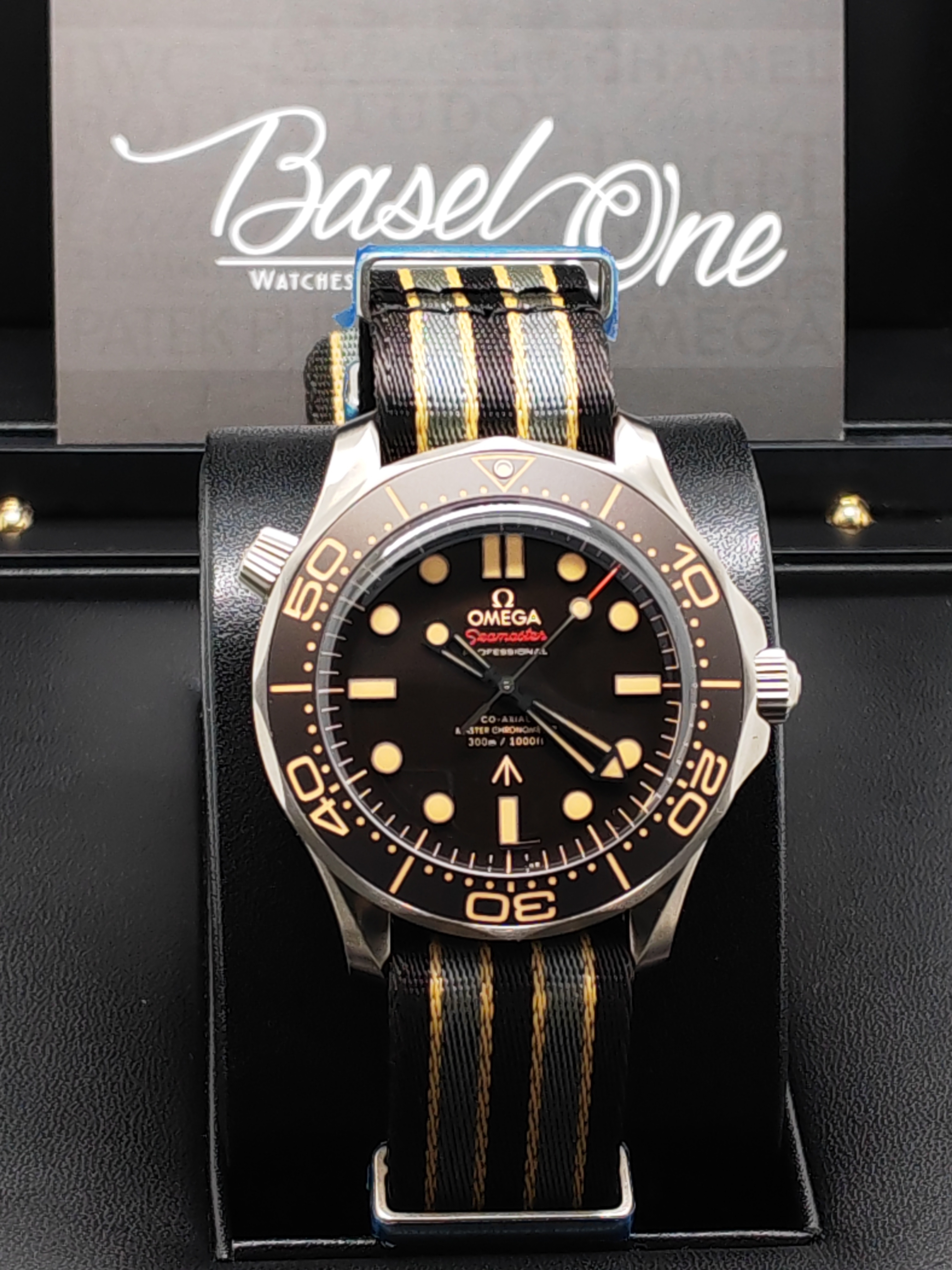 BRAND NEW OMEGA SEAMASTER DIVER 300M 210.92.42.20.01.001  21092422001001  BROWN DIAL NATO STRAP James bond 007 edition 42 MM titanium no time to die