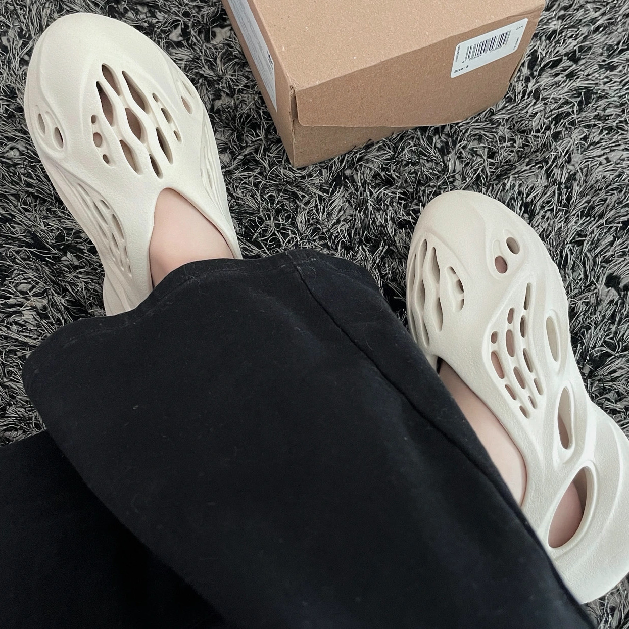 ADIDAS YEEZY FOAM RUNNER SAND 沙色 洞洞鞋 防水拖 拖鞋 男鞋 FY4567-2022 / 預購