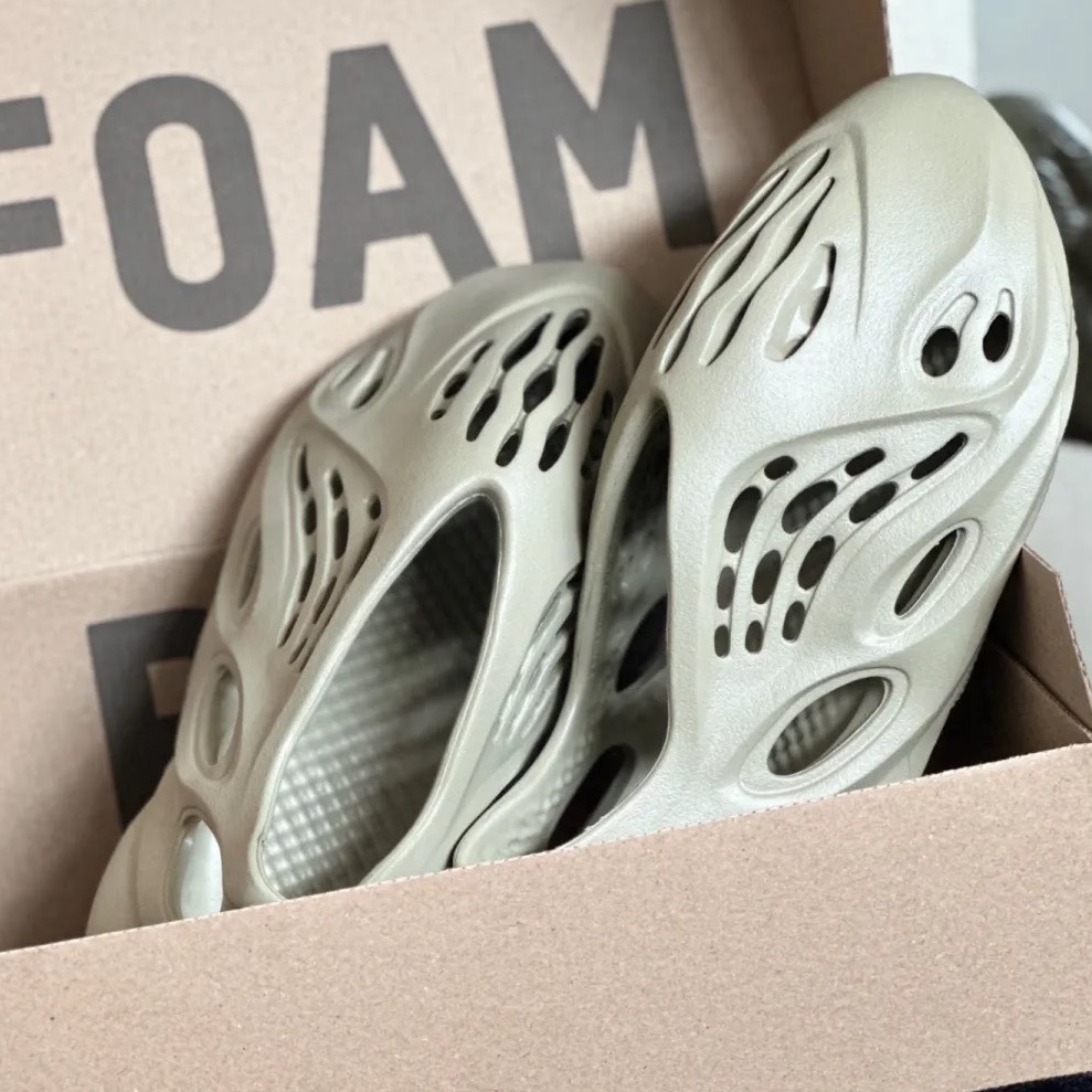 ADIDAS YEEZY FOAM RUNNER STONE SALT 淺棕 洞洞鞋 防水拖 拖鞋 男鞋 GV6840 / 預購