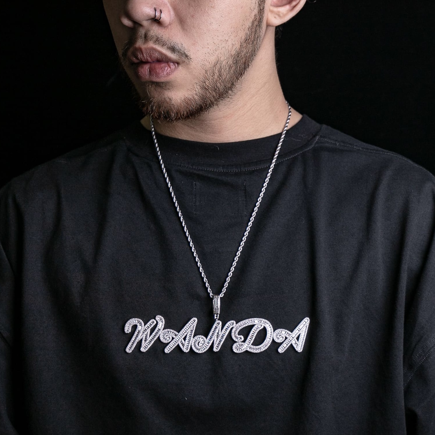 客製化雙排T方混鑲手稿字體(A-Z)字母墜飾