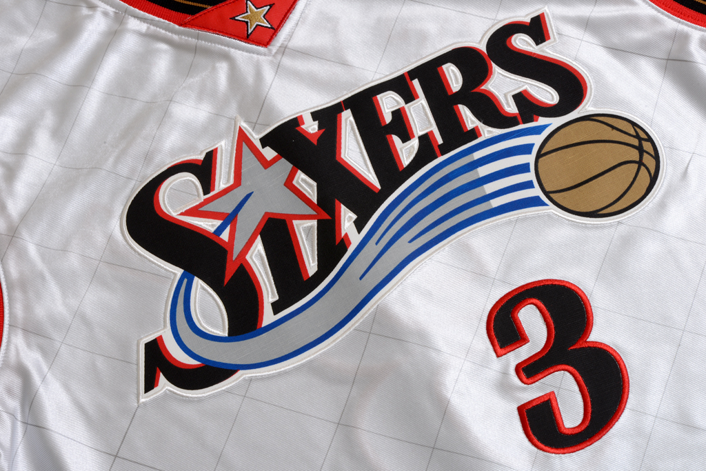 Mitchell & Ness 費城76人隊 Allen Iverson 75 週年 白金 Swingman 球衣