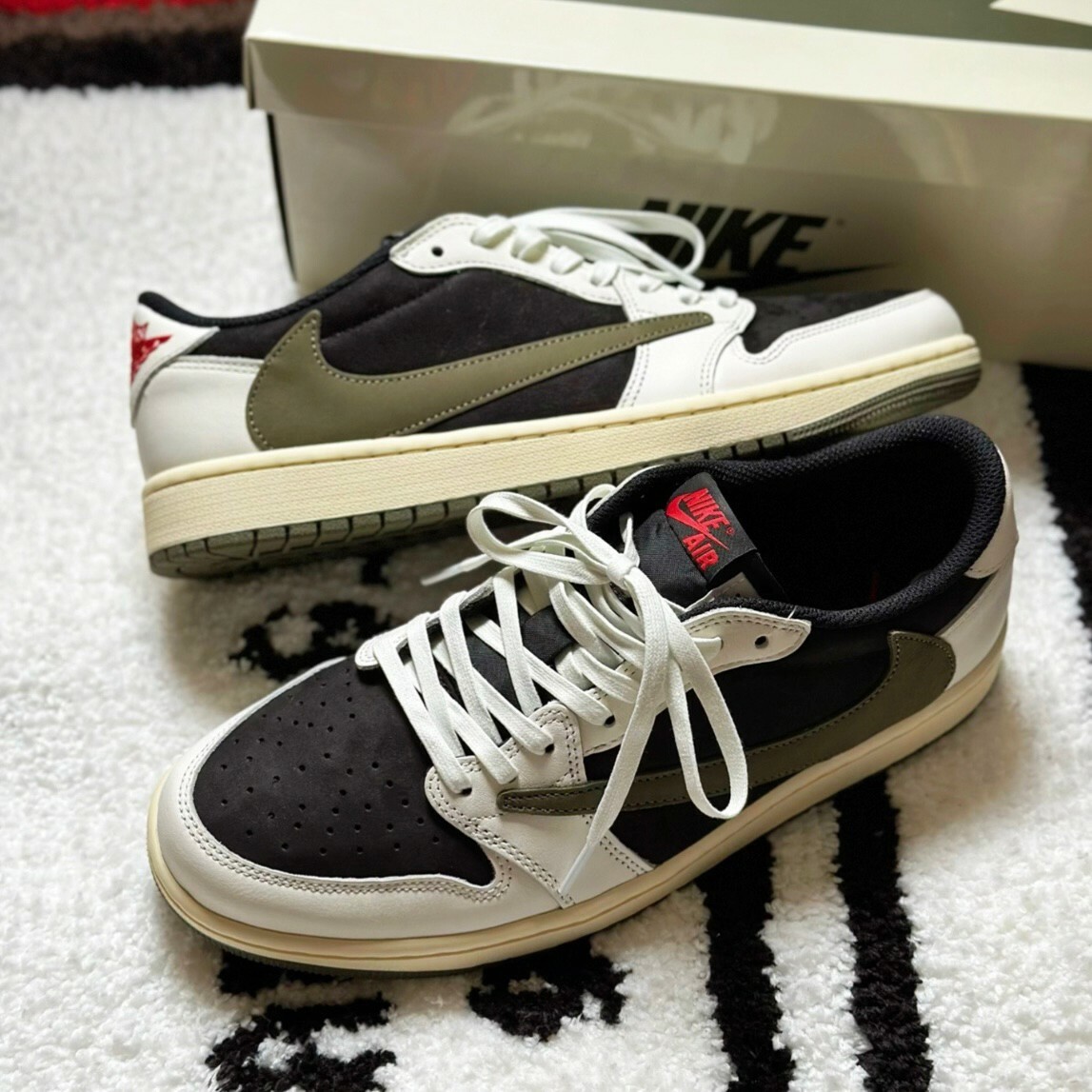 Travis Scott x Air Jordan 1 Low OG 聯名 倒鉤 黑橄欖綠DZ4137-106