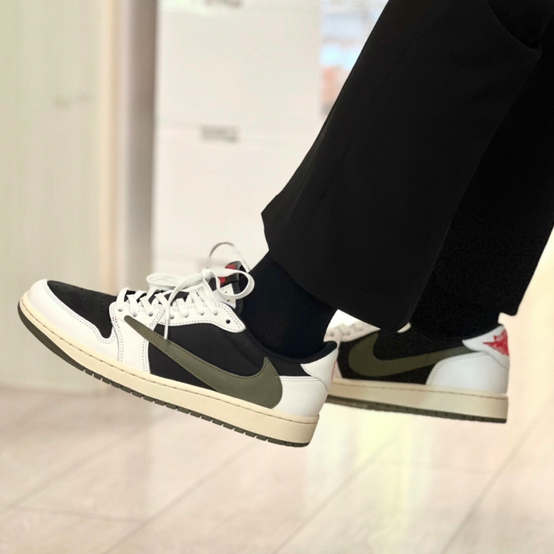 Travis Scott x Air Jordan 1 Low OG 聯名款倒鉤AJ橄欖綠DZ4137-106