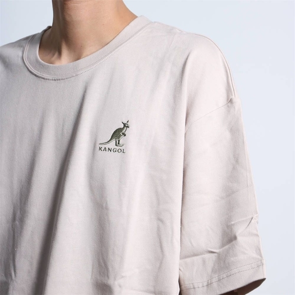 【下殺↘ $399】KANGOL 短袖 短T 淺卡其 淺綠 刺繡 後背大圖 男 6125101131