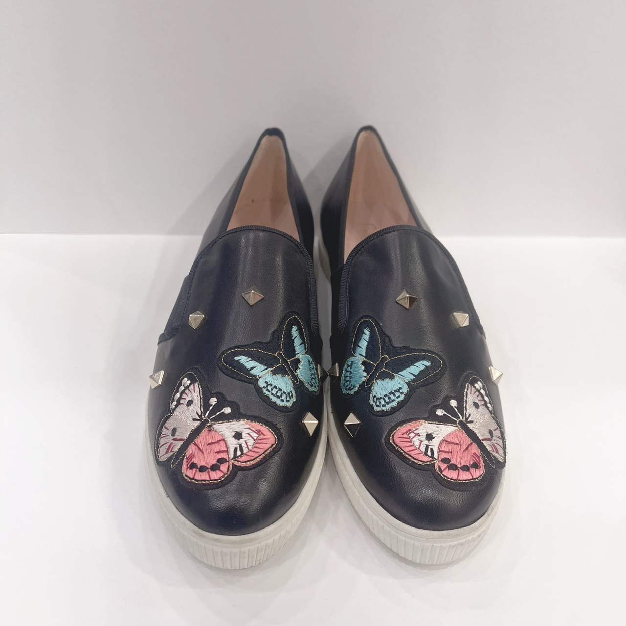 刺繡蝴蝶樂福鞋