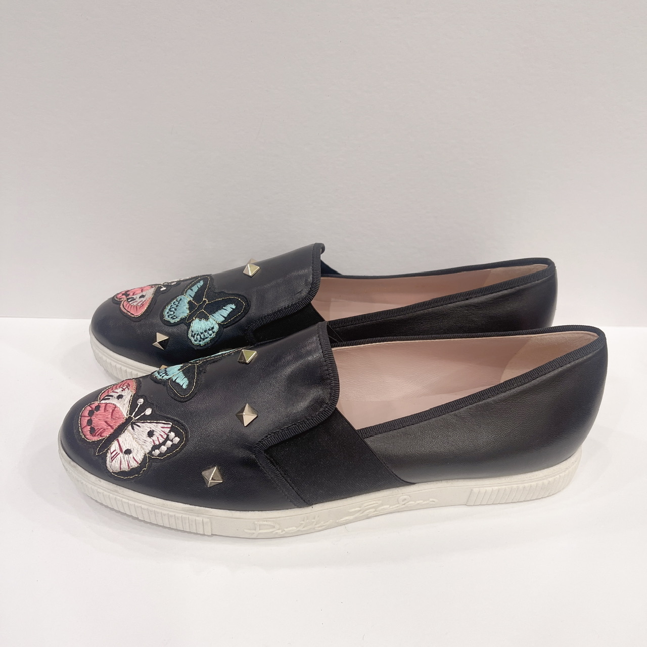 刺繡蝴蝶樂福鞋