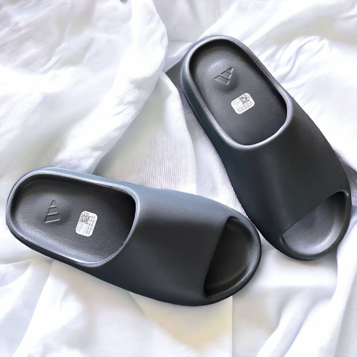 Adidas Yeezy slide “slate grey” 石板灰ID2350