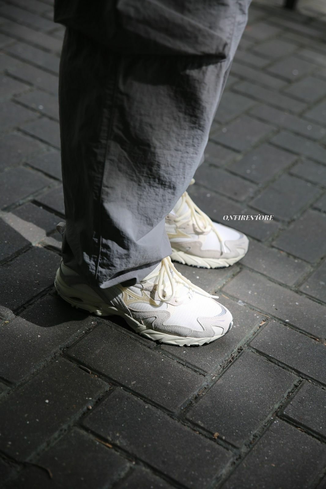 {現貨} Mizuno Wave Rider 10 Snow White