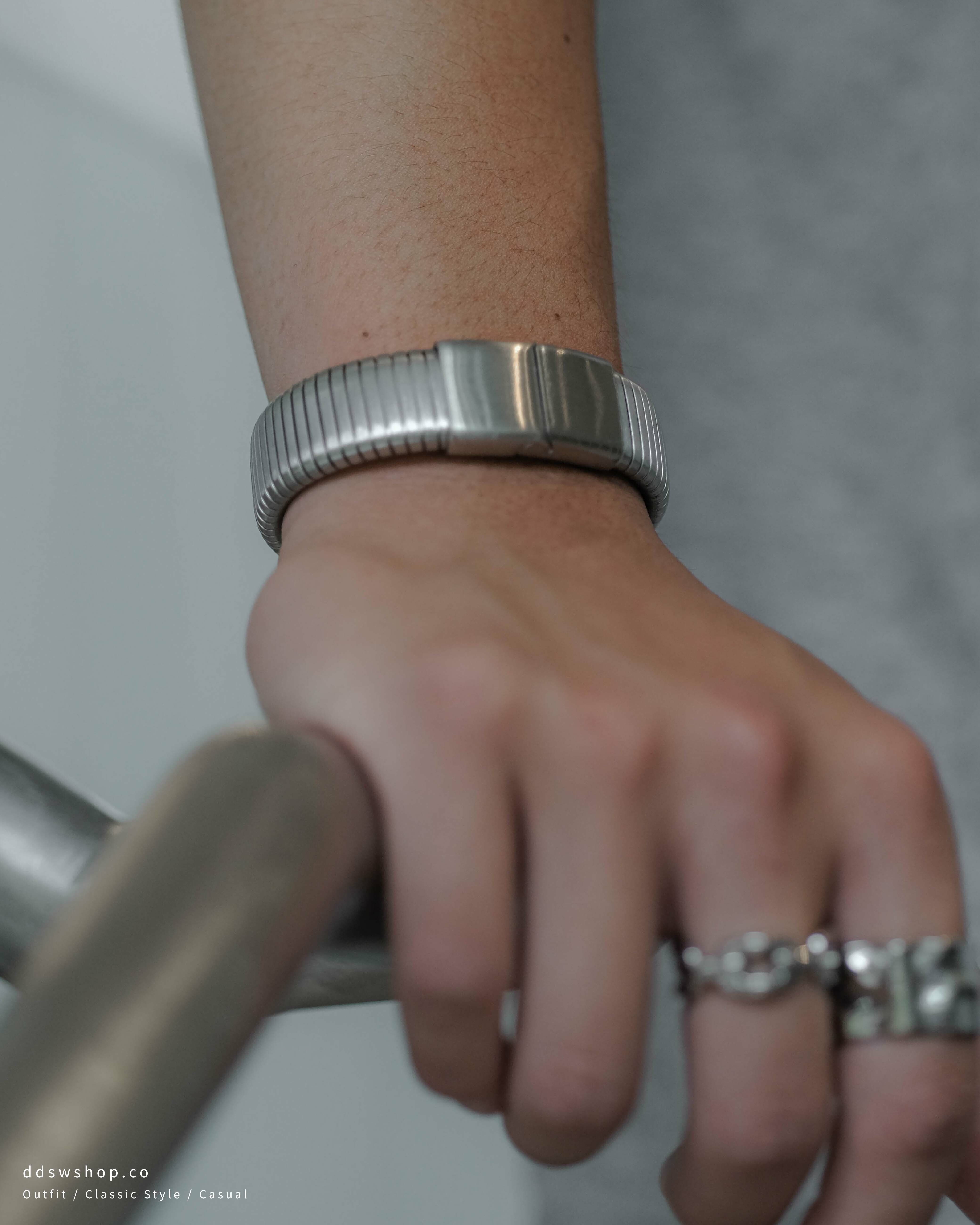 D.ecorate 簡約扣環手鐲