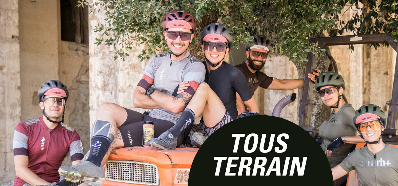 <img src="zerorh.JPG" alt="一群專業自行車選手穿著ZERORH義大利專業自行車衣品牌服飾">