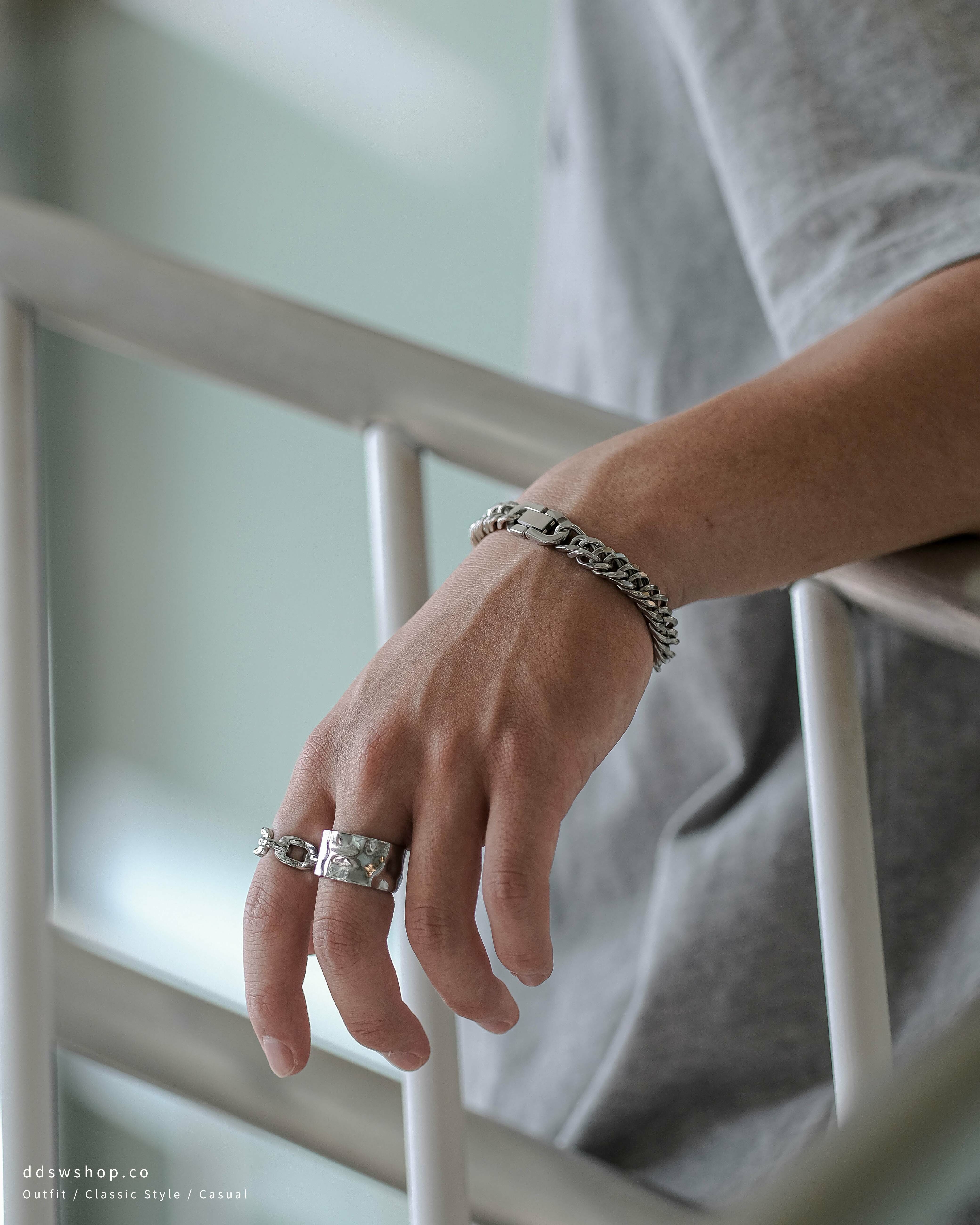 D.ecorate 不規則做舊寬版戒指