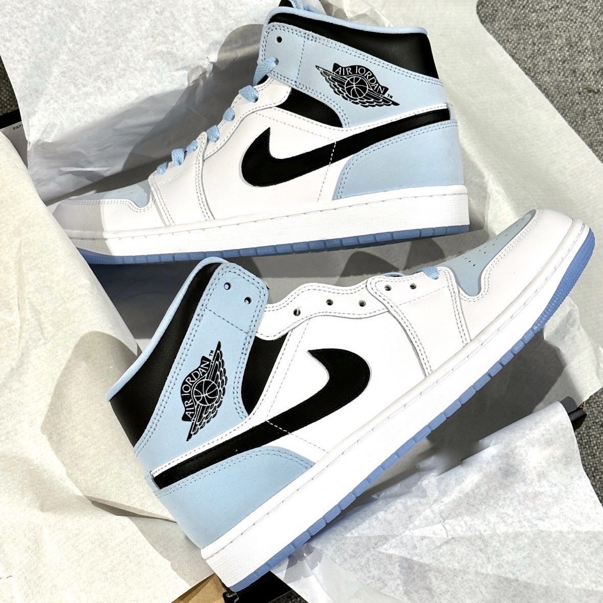 Nike  Air Jordan 1 Mid SE 白 冰藍 黑 喬丹 一代 AJ1 男鞋