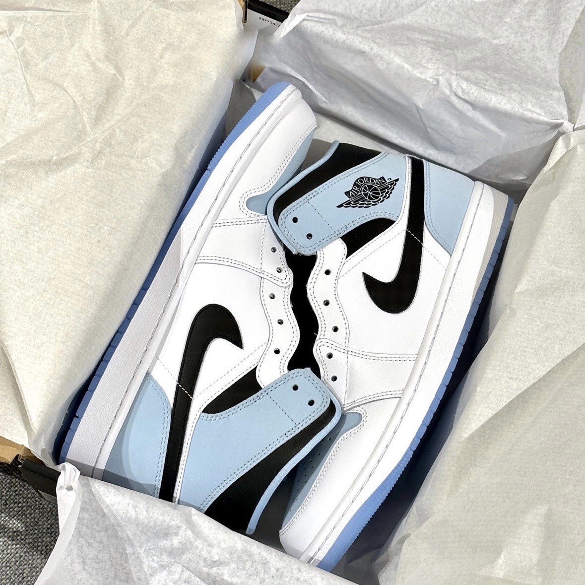 Nike  Air Jordan 1 Mid SE 白 冰藍 黑 喬丹 一代 AJ1 男鞋