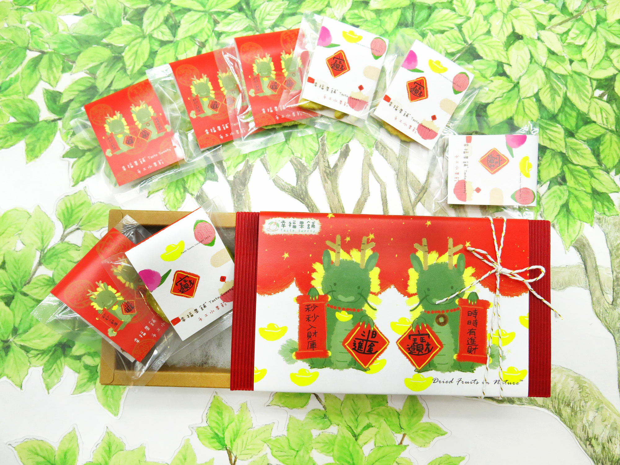 招財雙龍新春水果乾小禮盒8入