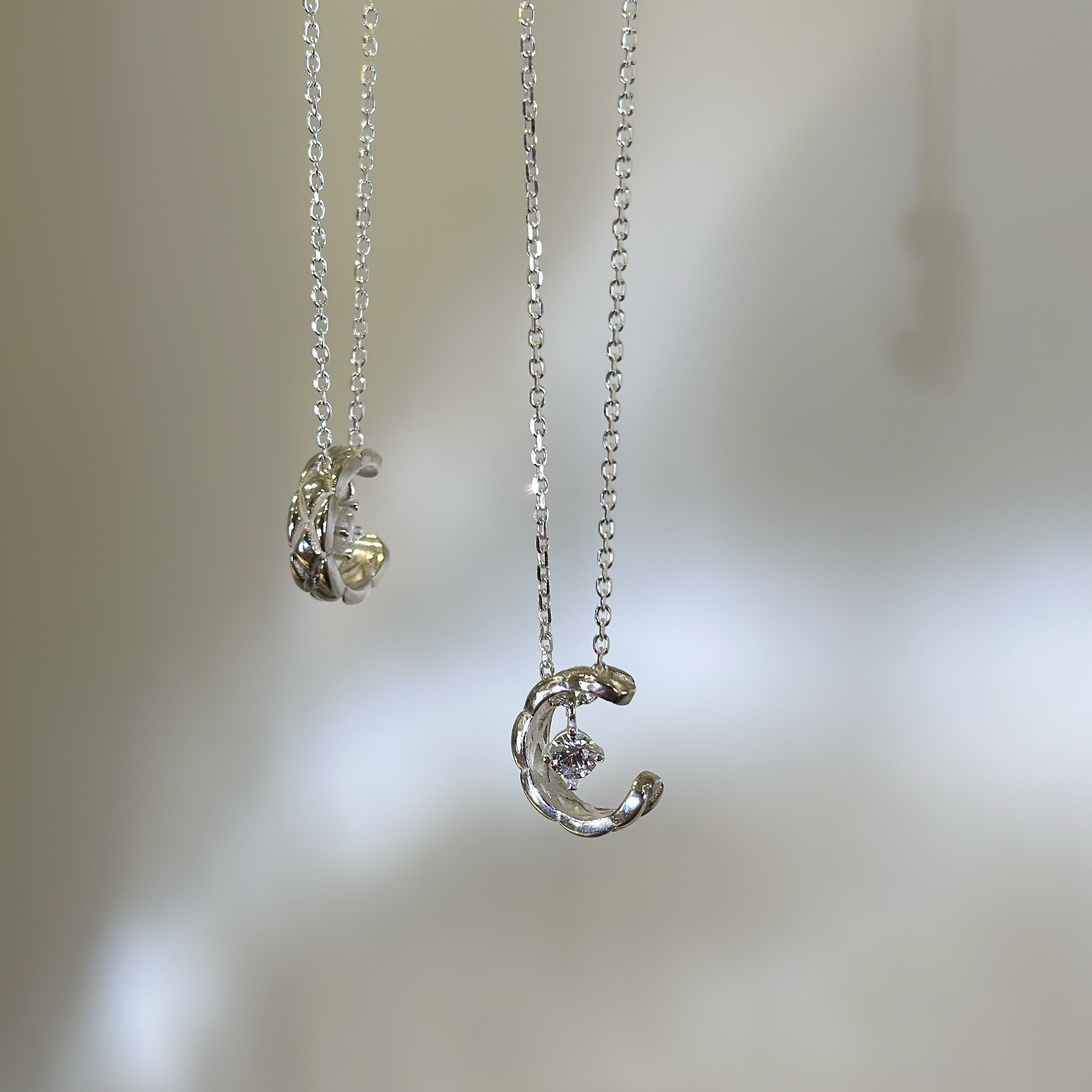 皎潔.菱格月亮純銀鎖骨鏈