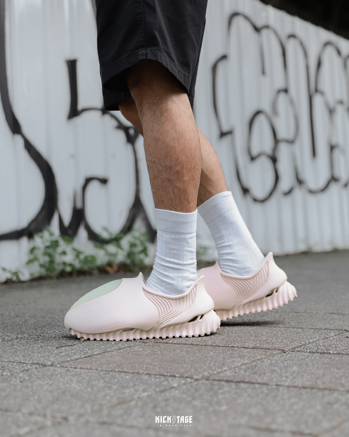 [特價售出無退換] GENEGG FOAM RUNNER Valentine's Day 粉色 七夕情人節 鯨之美 流線 透氣 機能水鞋 沙灘鞋 雨鞋【GW-004】25VD