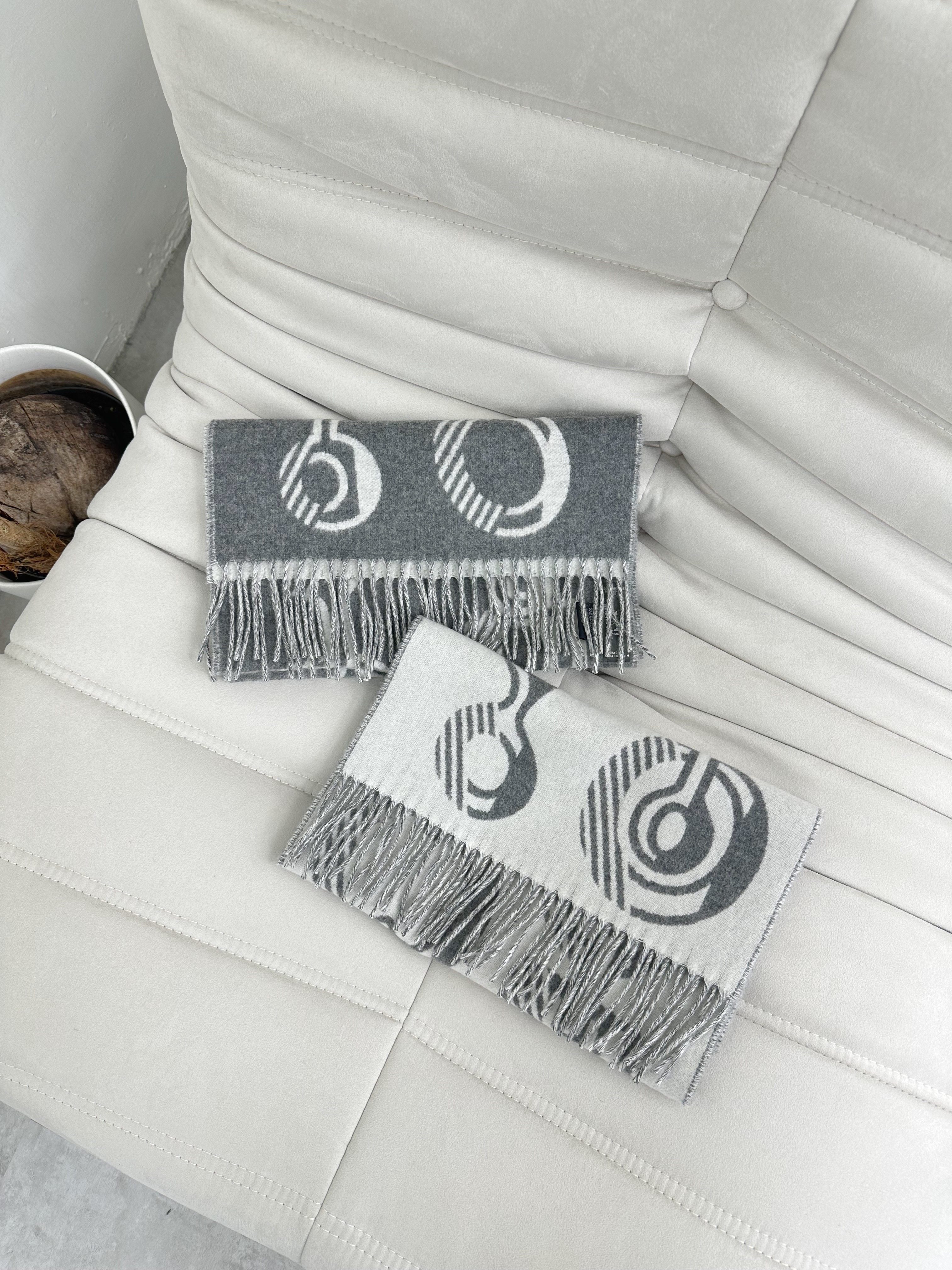 Hermes Casaque Do Re Boucles Muffler