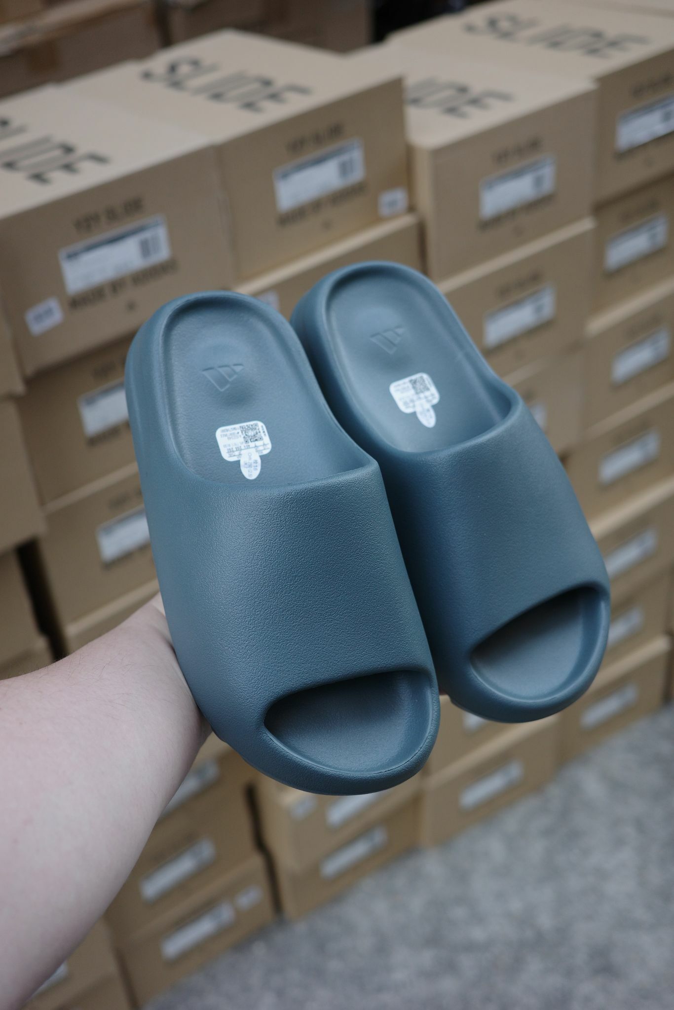 Adidas Yeezy slide “slate marine ” 灰藍ID2349