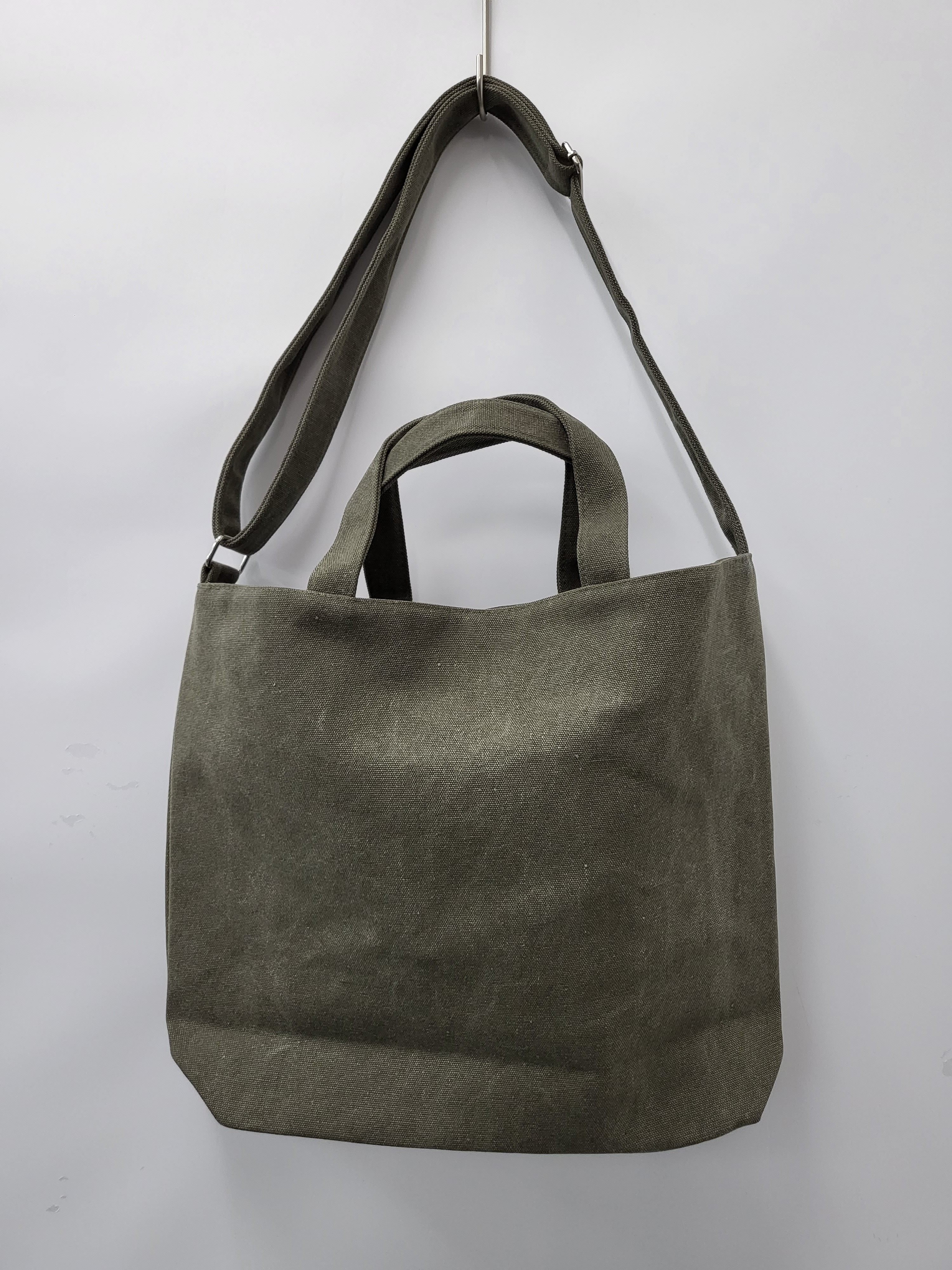 手挽兩用拉鍊斜孭袋 B344