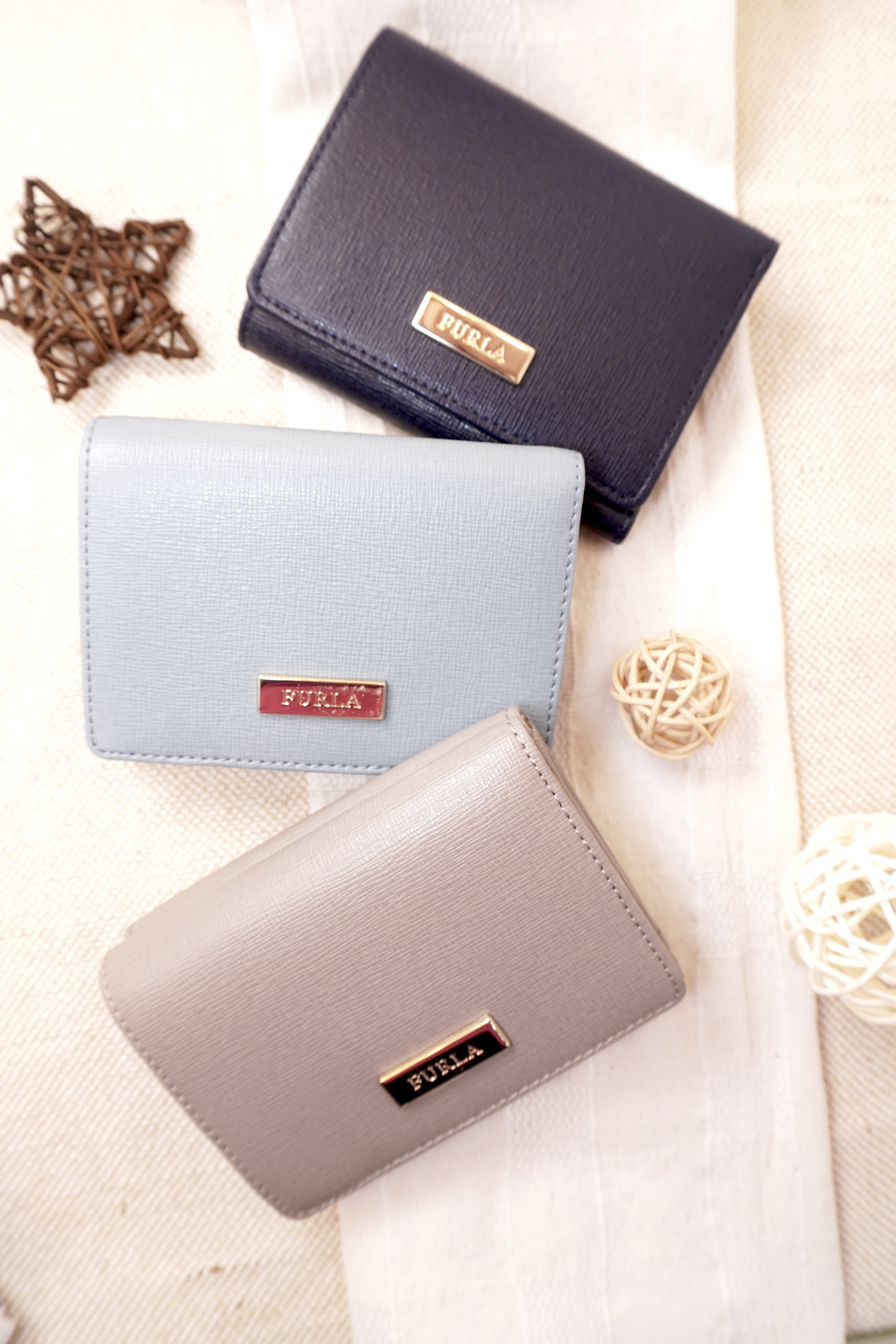 Furla trifold box logo