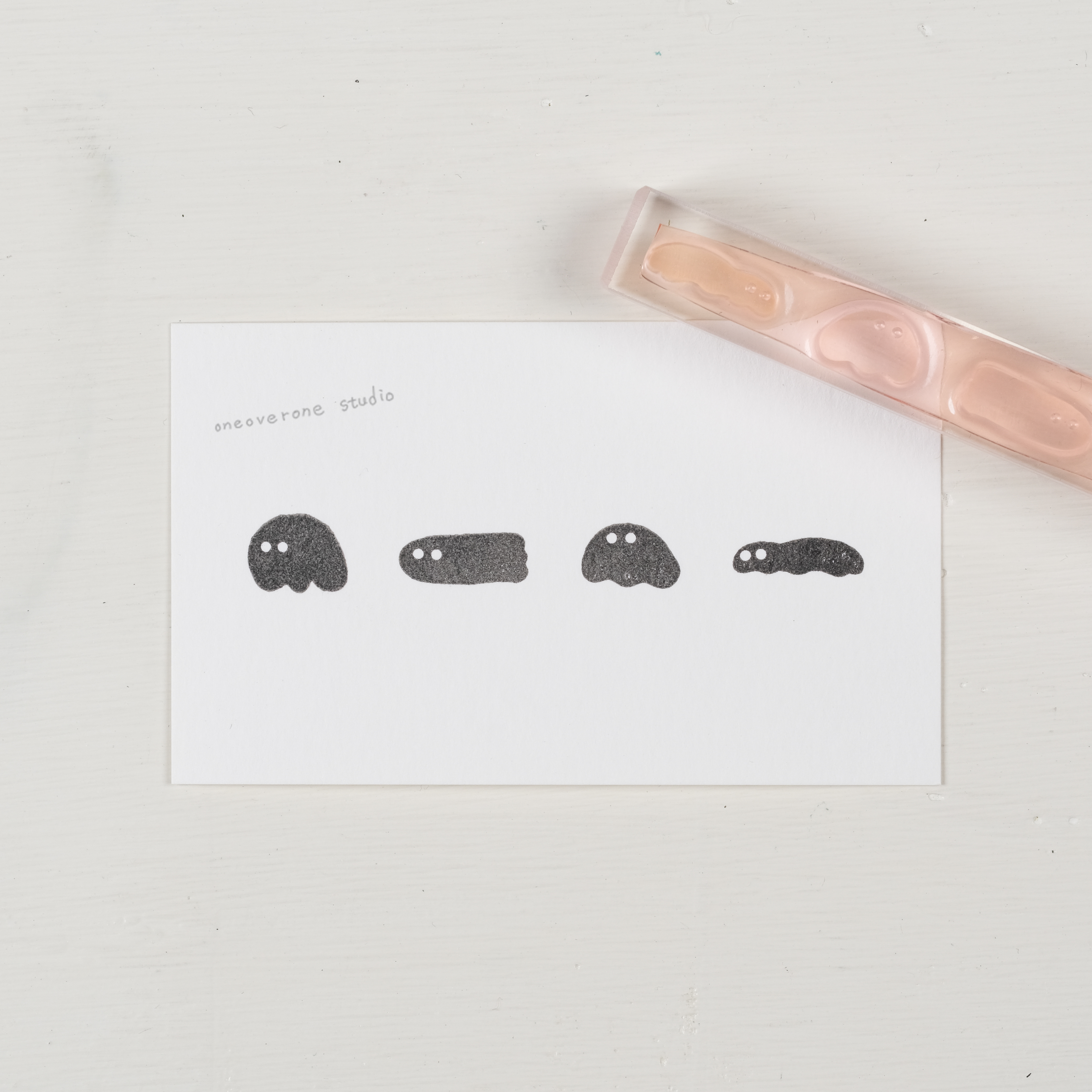 不明物體排排站 膠版印章 ｜一分之一工作室 臺灣