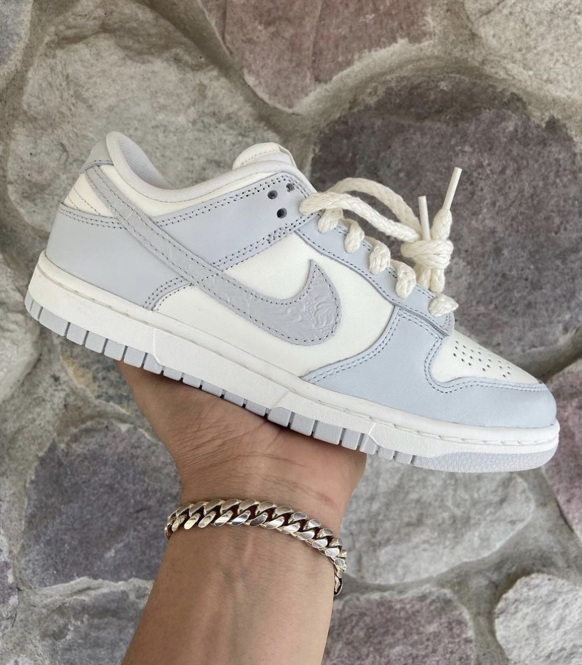 Nike Dunk Low Needlework 灰白色 羅浮宮 灰白 浮雕 麻繩 骨白 奶油底 粗鞋帶 FJ4553-133/預購