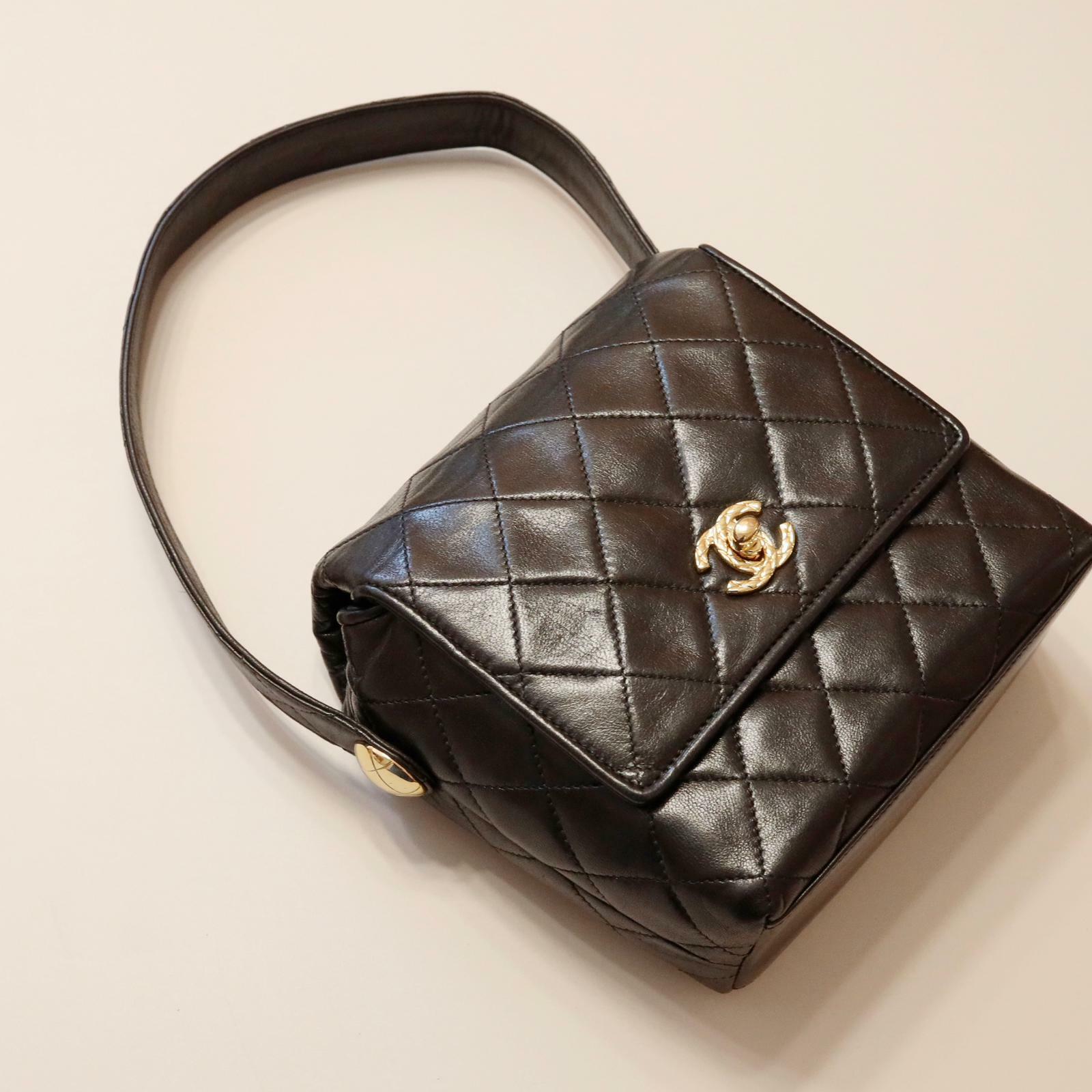 購自日本 GHW雕花扣手挽袋 好少見既款！