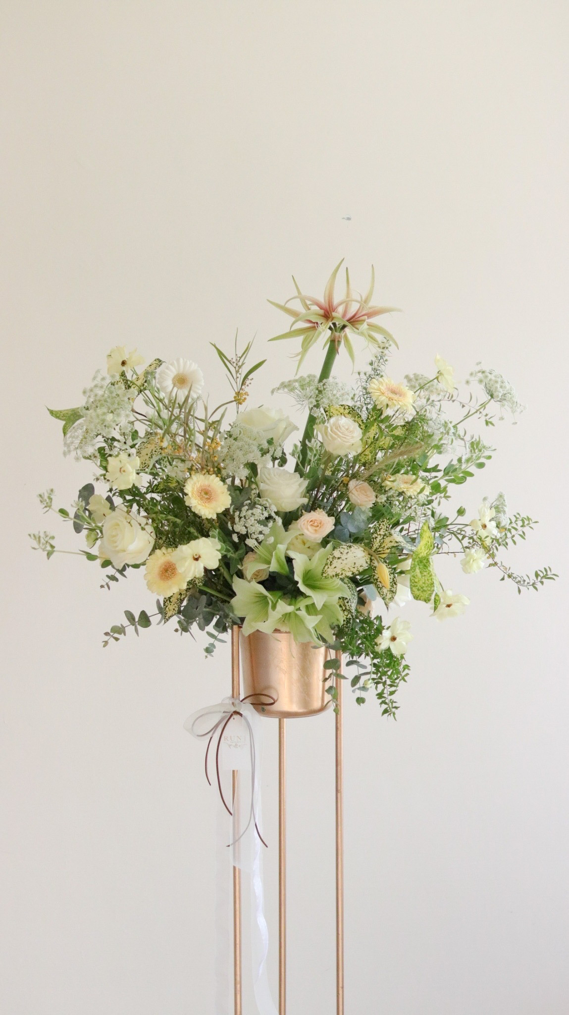 RUNI Flowers-高架花籃 白綠黃色系