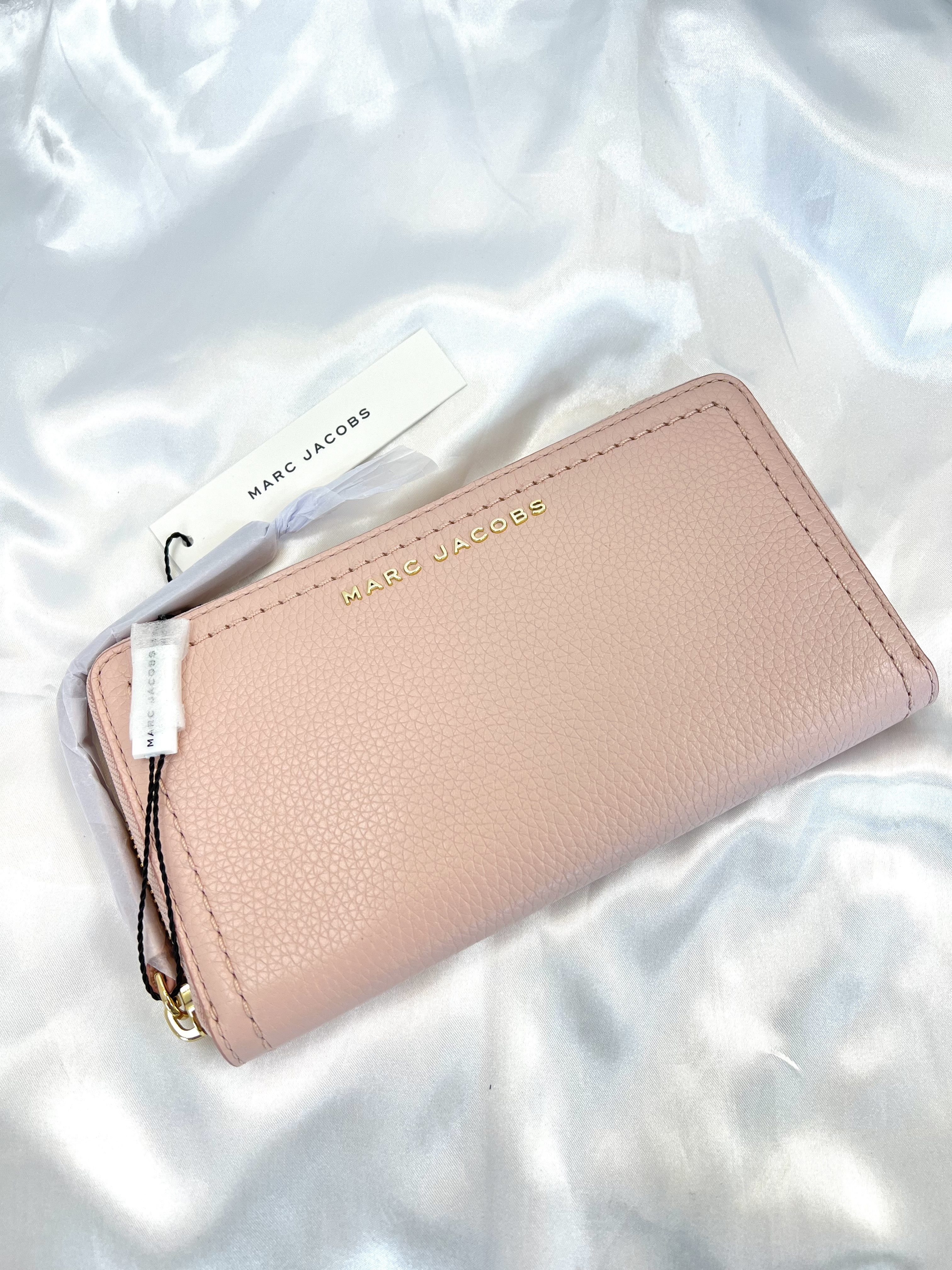 Marc Jacobs Zip Around Wallet