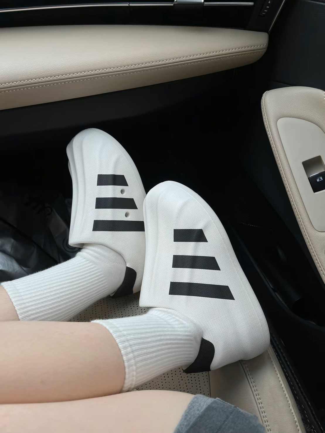 【預購】Adidas 防水 adiFOM Superstar 貝殼頭 三線 白色 厚底增高 膠鞋 懶人鞋 HQ8750