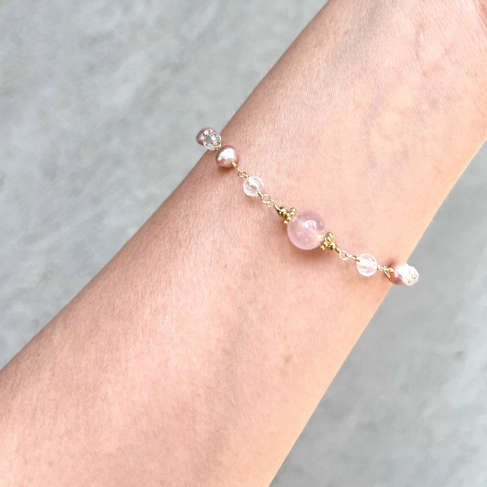RABBIT BOUQUET天然石手作水晶手鏈- Pastel Pearl