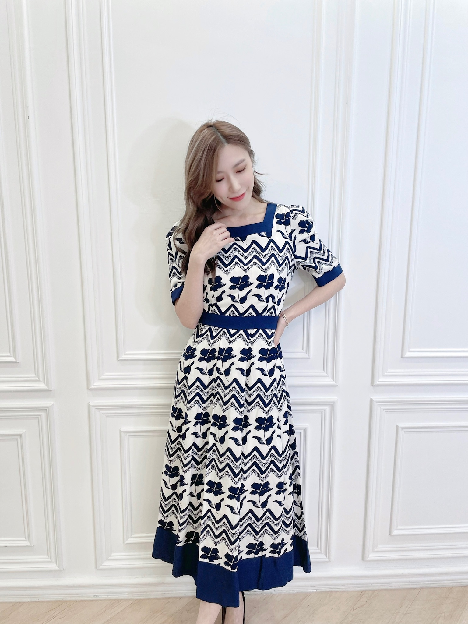 方領印花洋裝